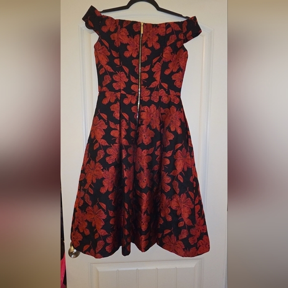 Calvin Klein Black and Red Floral Jaquard Mini Dress - Excellent Condition - S 2 - Picture 3 of 5